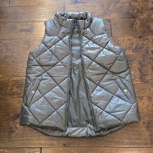 NWOT Zenana Vest Size L Dark Olive Green